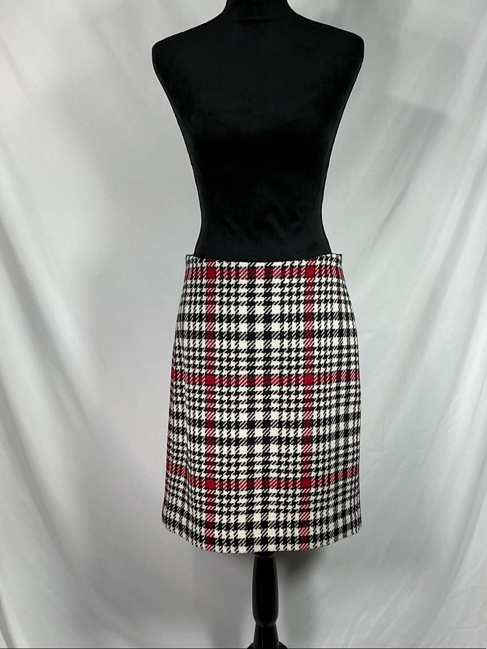 Talbots Black, White & Red Plaid Wool Pencil Skirt Size 12